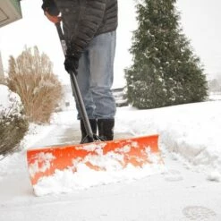 Leonard HD 42-in Snow Pusher With Fiberglass Handle 16 Leonard HD 42-in Snow Pusher With Fiberglass Handle -Wilson Bros Gardens Shop a242p 6