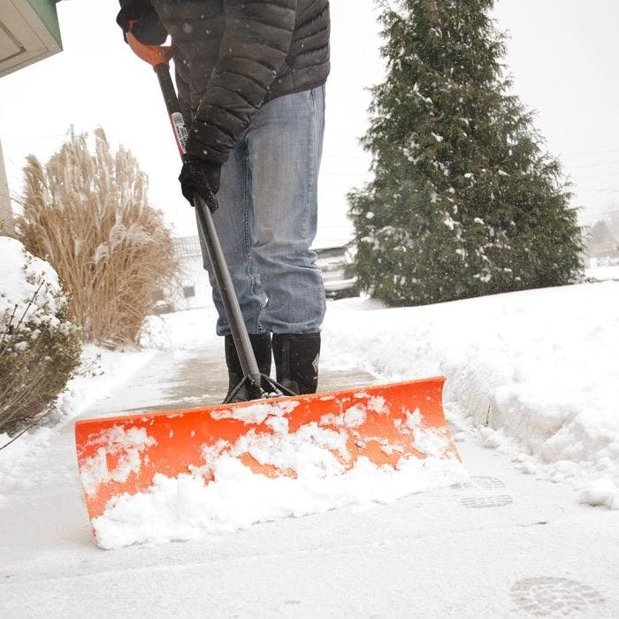Leonard HD 42-in Snow Pusher With Fiberglass Handle 8 Leonard HD 42-in Snow Pusher With Fiberglass Handle - Image 8