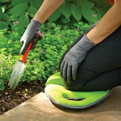 KneeloUltra-Cushion Kneeler, Green -Wilson Bros Gardens Shop kneelo 7g 3