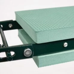 Garden Kneeler & Bench, Green 13 Garden Kneeler & Bench, Green -Wilson Bros Gardens Shop knst grn 4