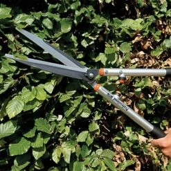 Bahco Pro Super Light 10-inch Slim Blade Hedge Shears, 26-inch Overall Length -Wilson Bros Gardens Shop p54h25 2 1