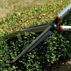 Bahco Pro Super Light 10-inch Slim Blade Hedge Shears, 26-inch Overall Length -Wilson Bros Gardens Shop p54h25 3