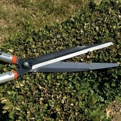 Bahco Pro Super Light 10-inch Slim Blade Hedge Shears, 26-inch Overall Length -Wilson Bros Gardens Shop p54h25 5