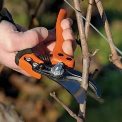 Bahco Professional Ergonomic Pruners, 0.75-inch Cutting Capacity -Wilson Bros Gardens Shop pxm2 4